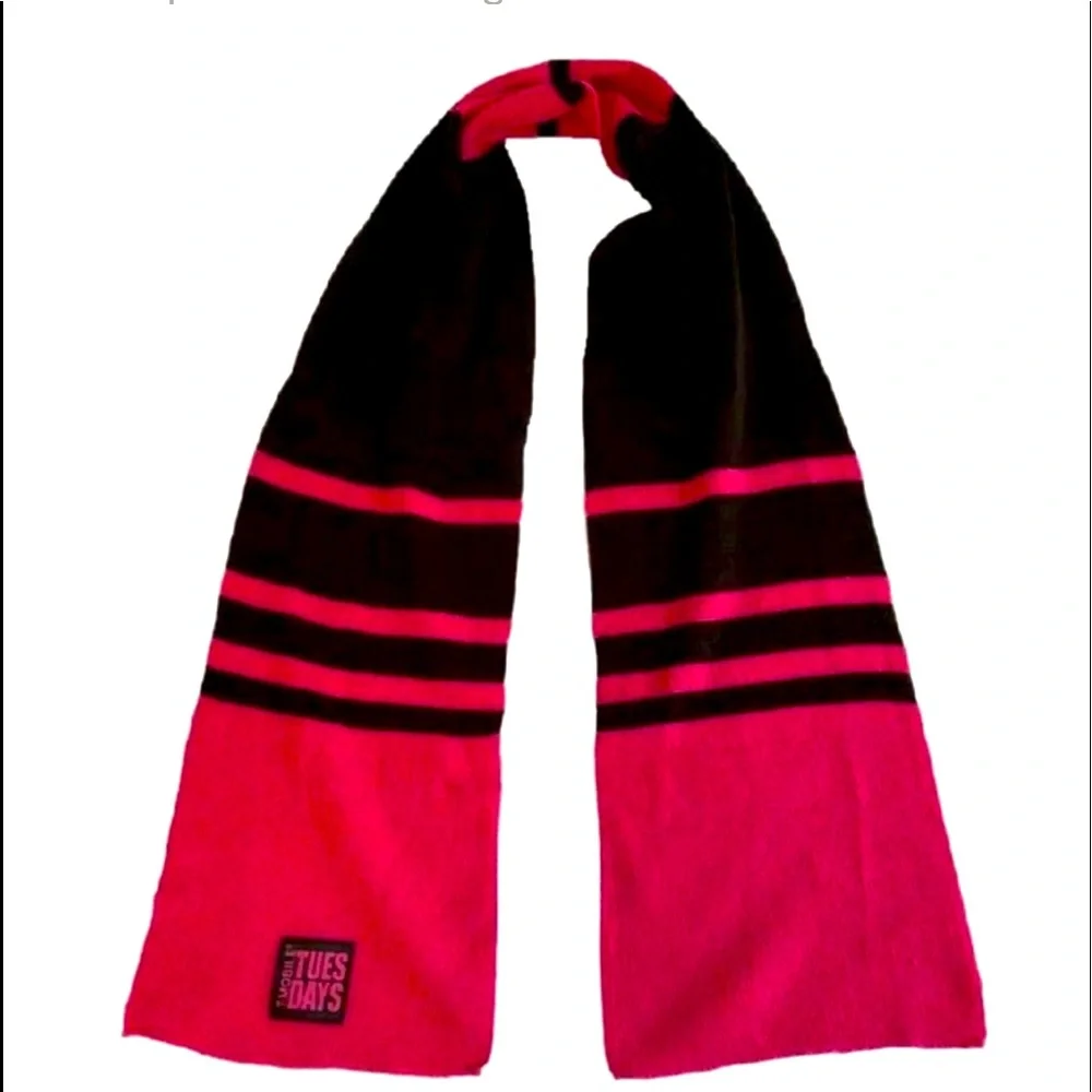 Black & Magenta T-Mobile Tuesday’s Scarf New In Bag